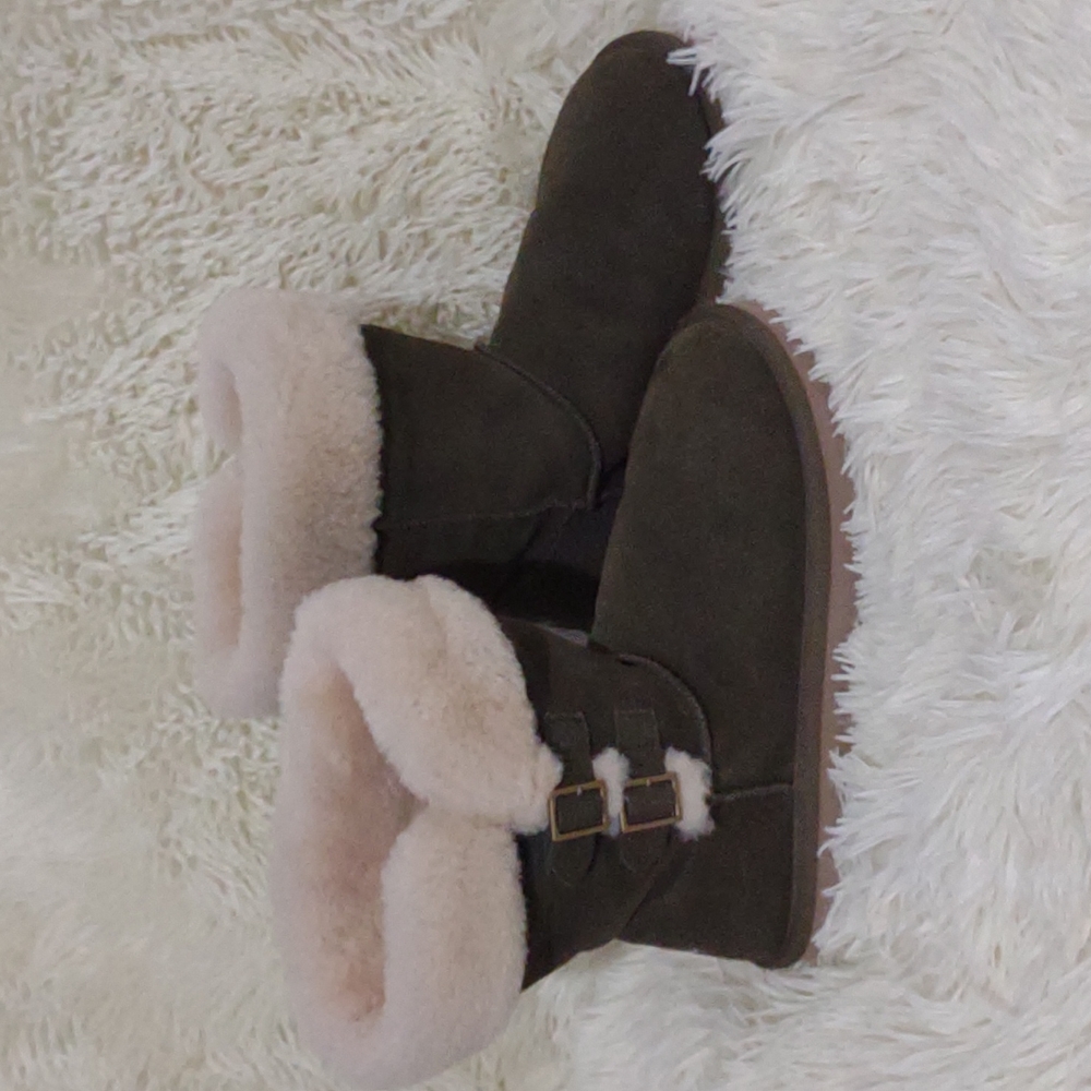 Ugg Koolaburra Size 8 Hunter Green Boot. - image 2